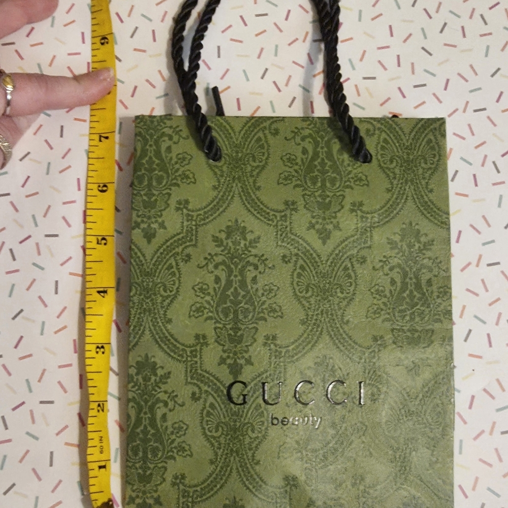 Gucci Beauty Olive Patterned Bag - Picture 2 of 3